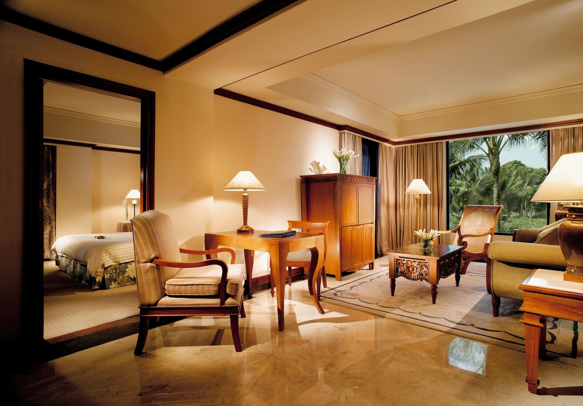 Hyatt Regency Yogyakarta Hotel Слеман Екстериор снимка A suite at the Four Seasons Hotel, Mumbai