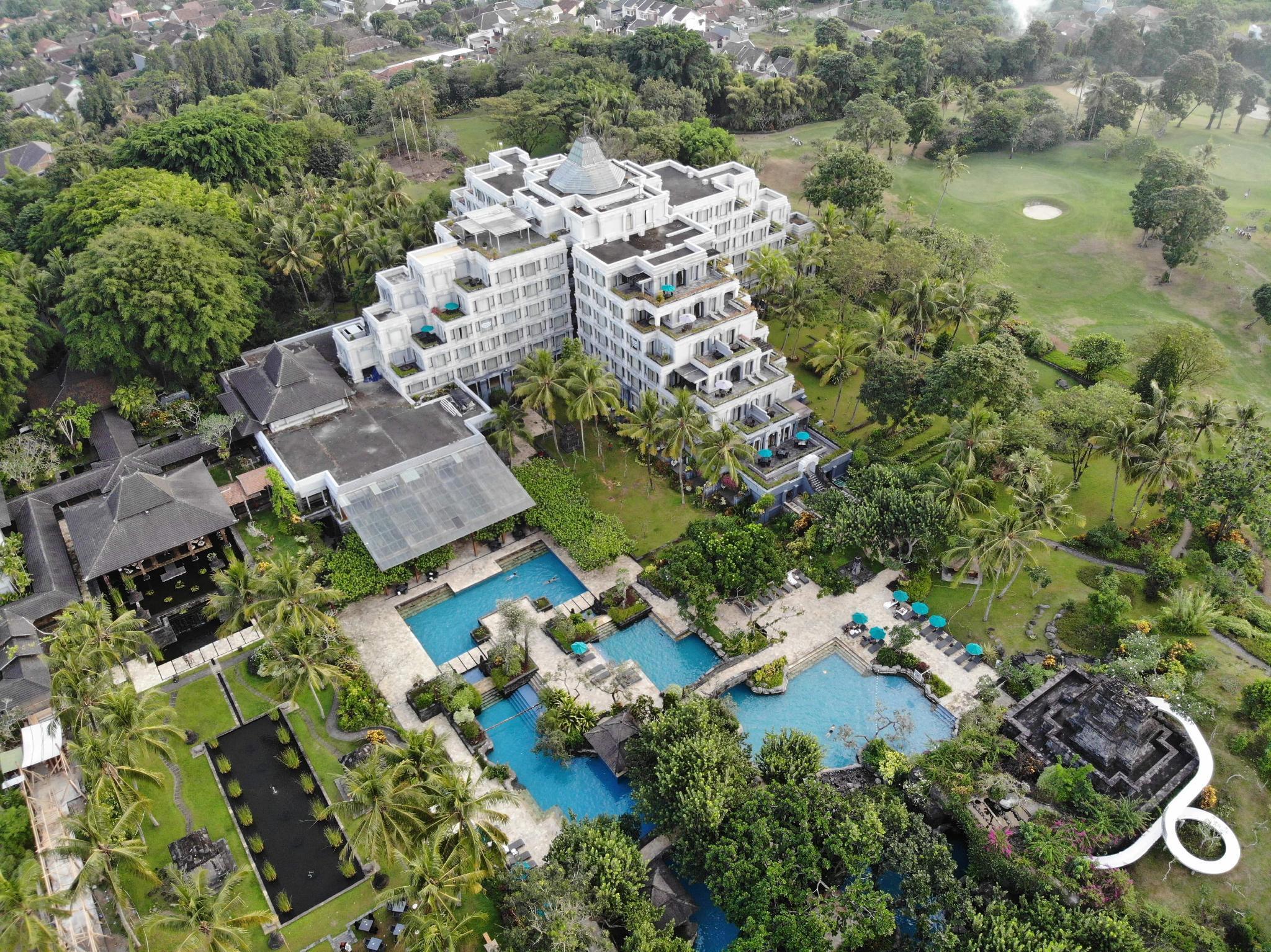 Hyatt Regency Yogyakarta Hotel Слеман Екстериор снимка Aerial view of the hotel