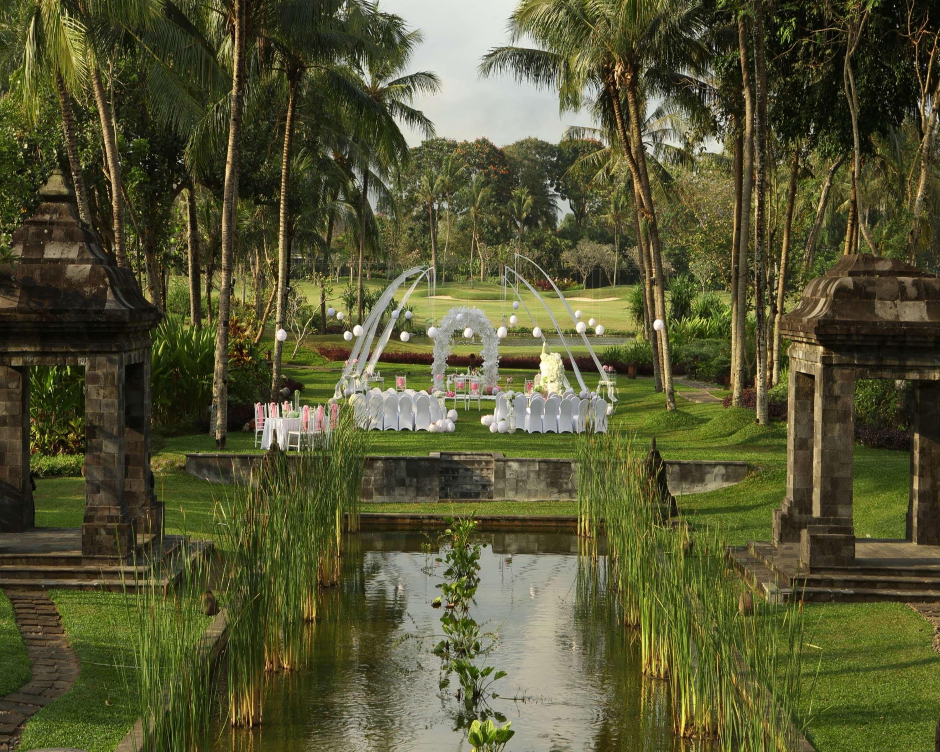 Hyatt Regency Yogyakarta Hotel Слеман Екстериор снимка The Royal Prana Spa