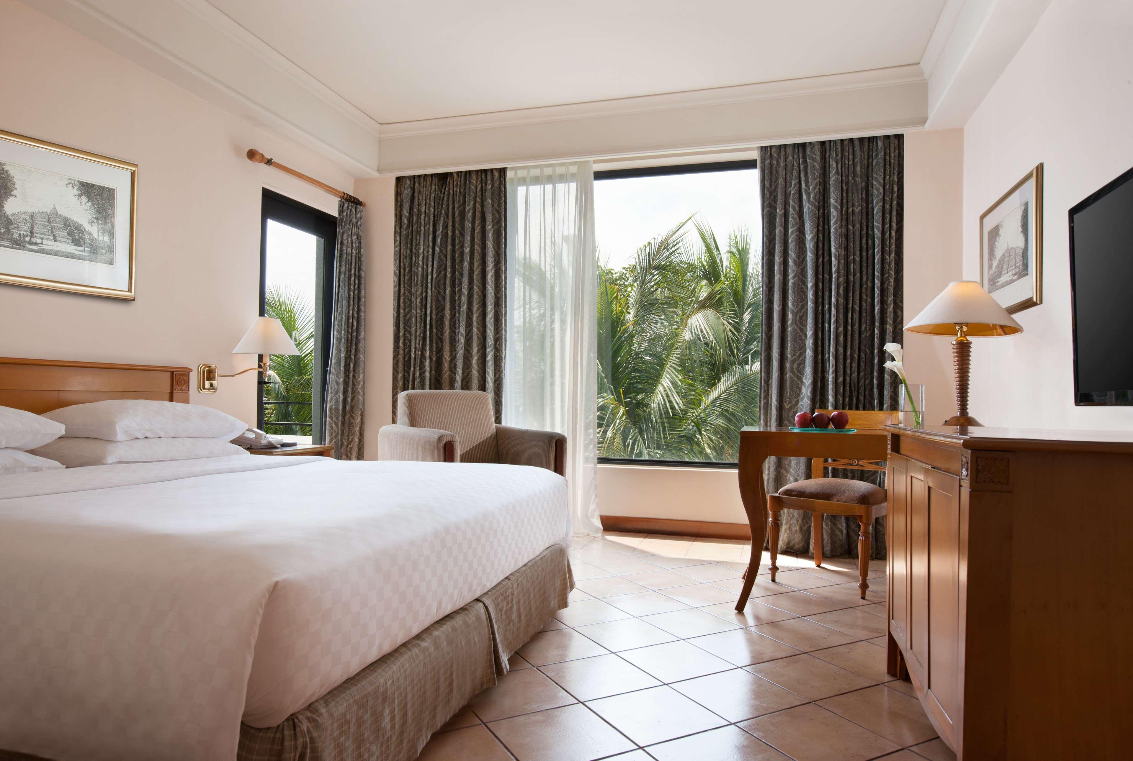 Hyatt Regency Yogyakarta Hotel Слеман Екстериор снимка A room at the hotel