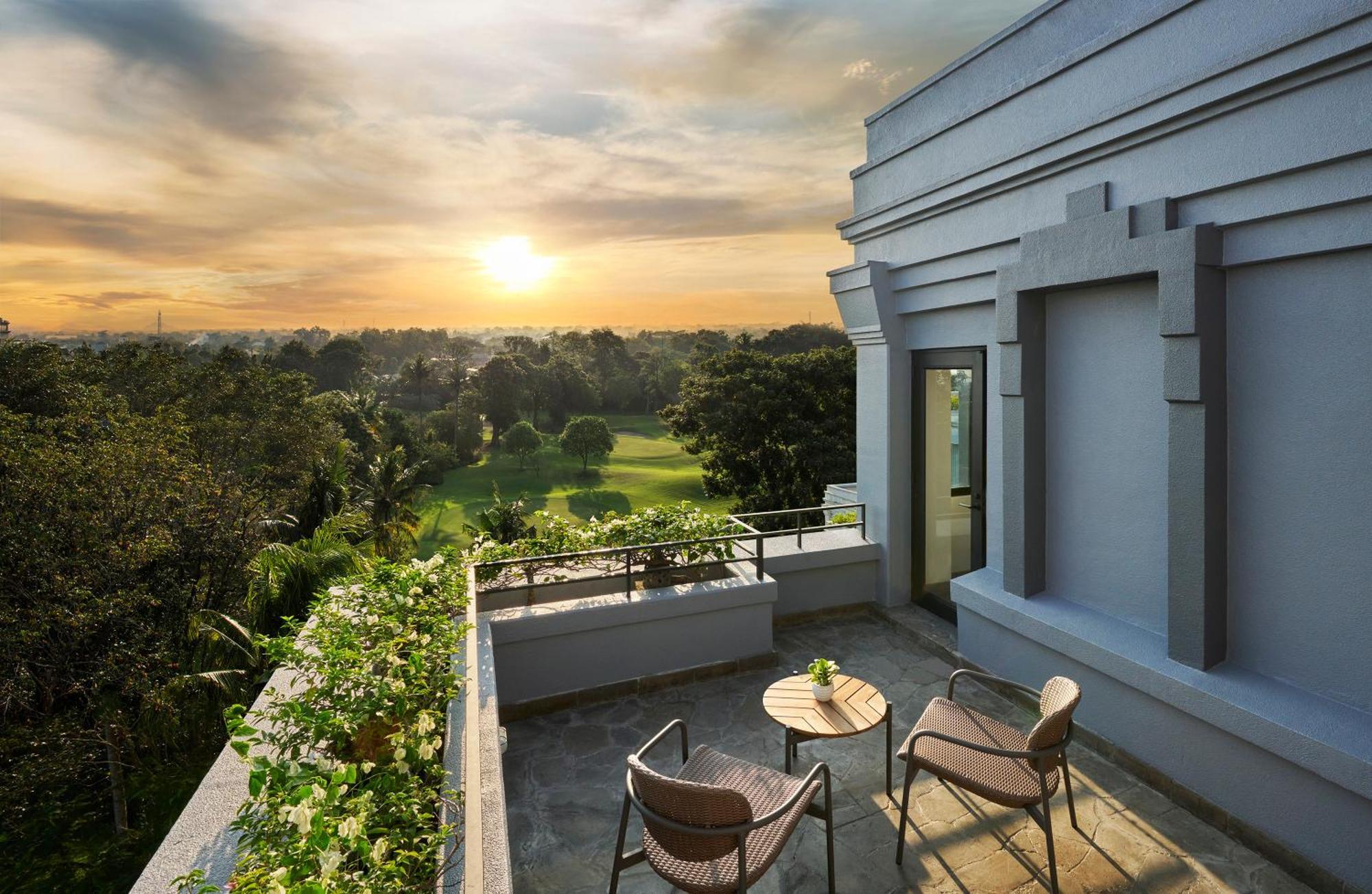Hyatt Regency Yogyakarta Hotel Слеман Екстериор снимка View from the rooftop
