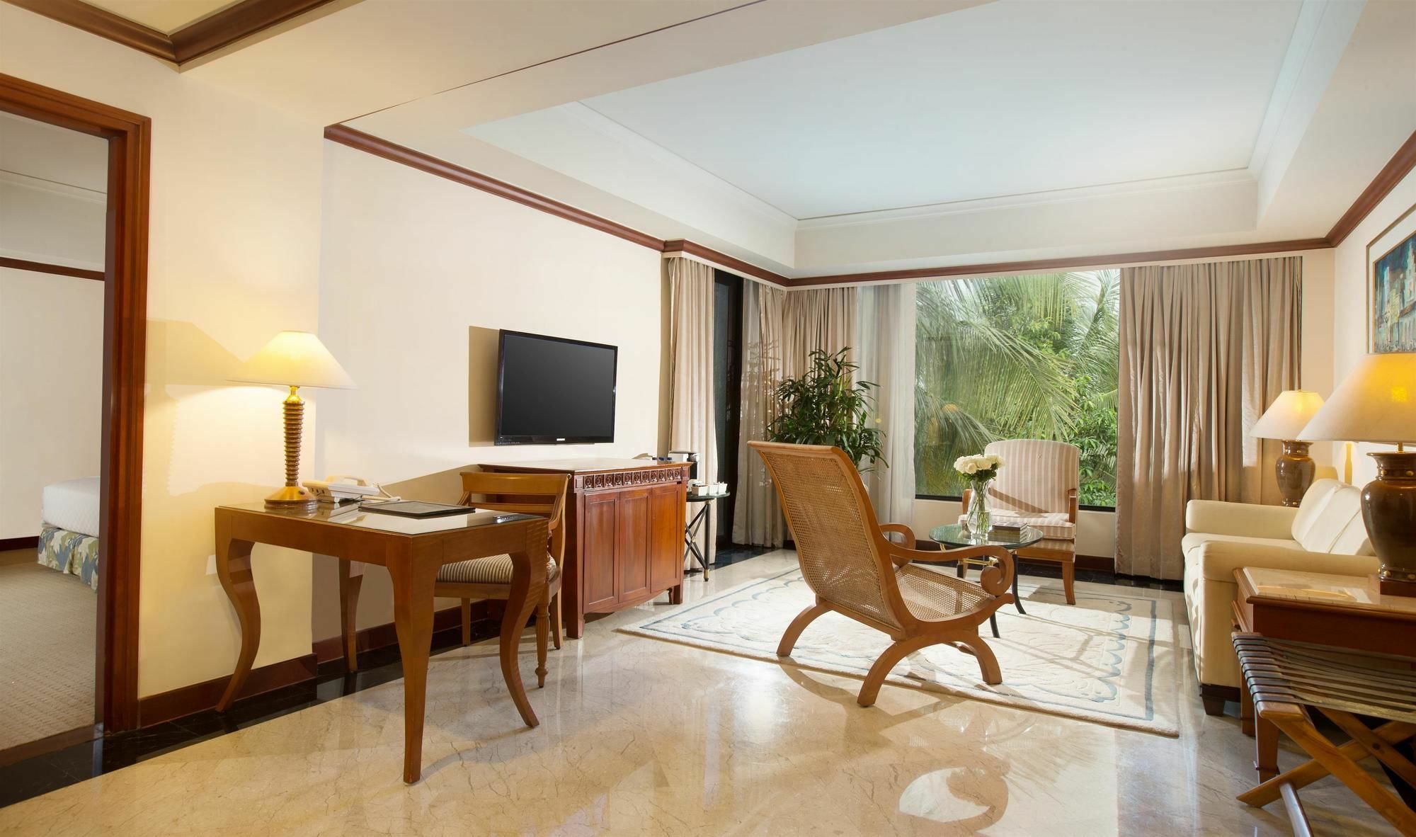 Hyatt Regency Yogyakarta Hotel Слеман Екстериор снимка A suite at the Taj Bengal